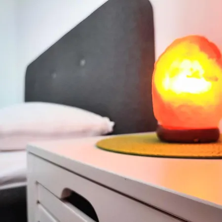 아파트 Quiet And Cozy 2 Bedroom Flat With Free Parking Included *